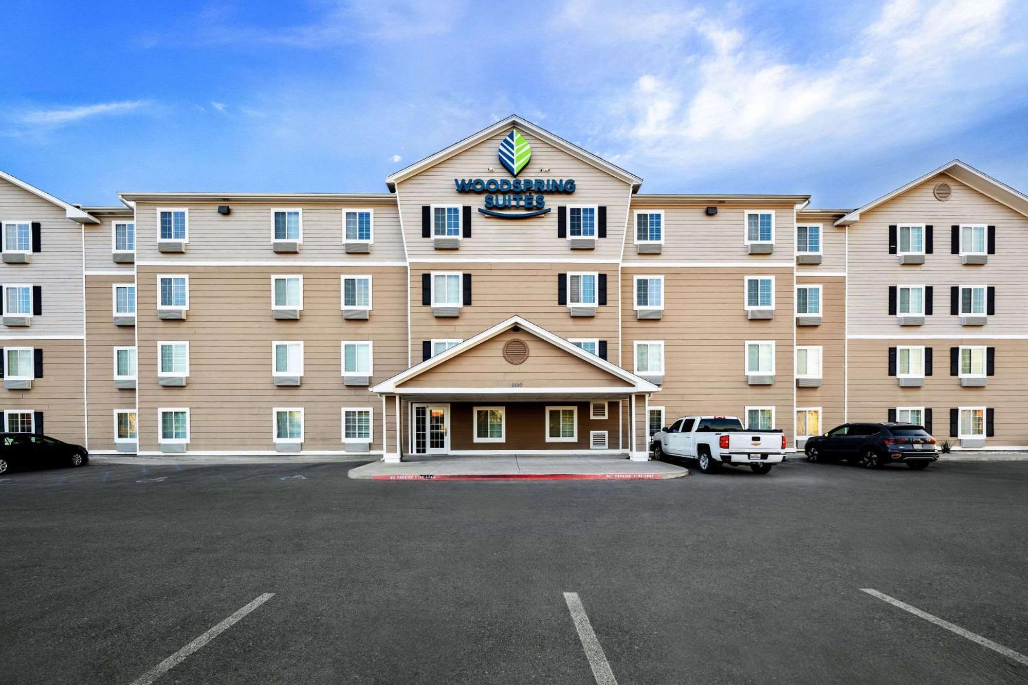 4 Leisure Hotels Close to Black Gold Casino at Zia Park