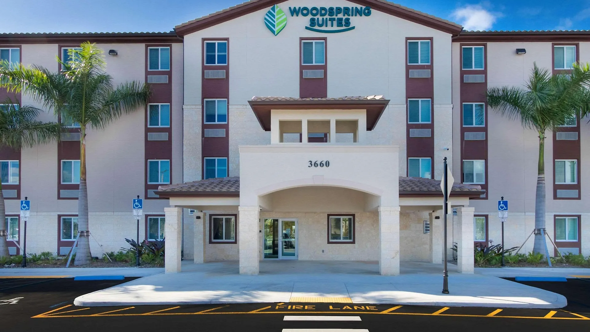 Staying Near Brian Piccolo Park: 4 Hotels Compared