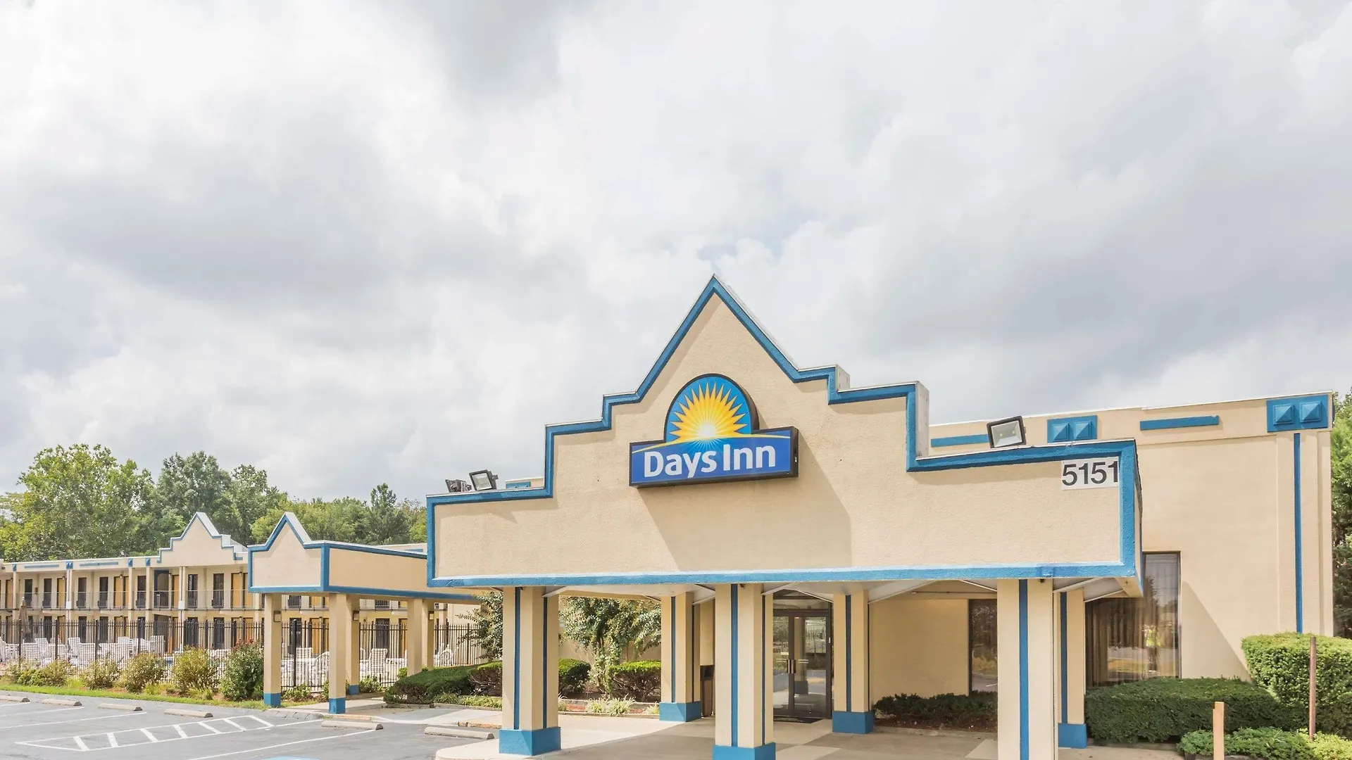 4 Hotels Close to Mellwood Park Worth Booking