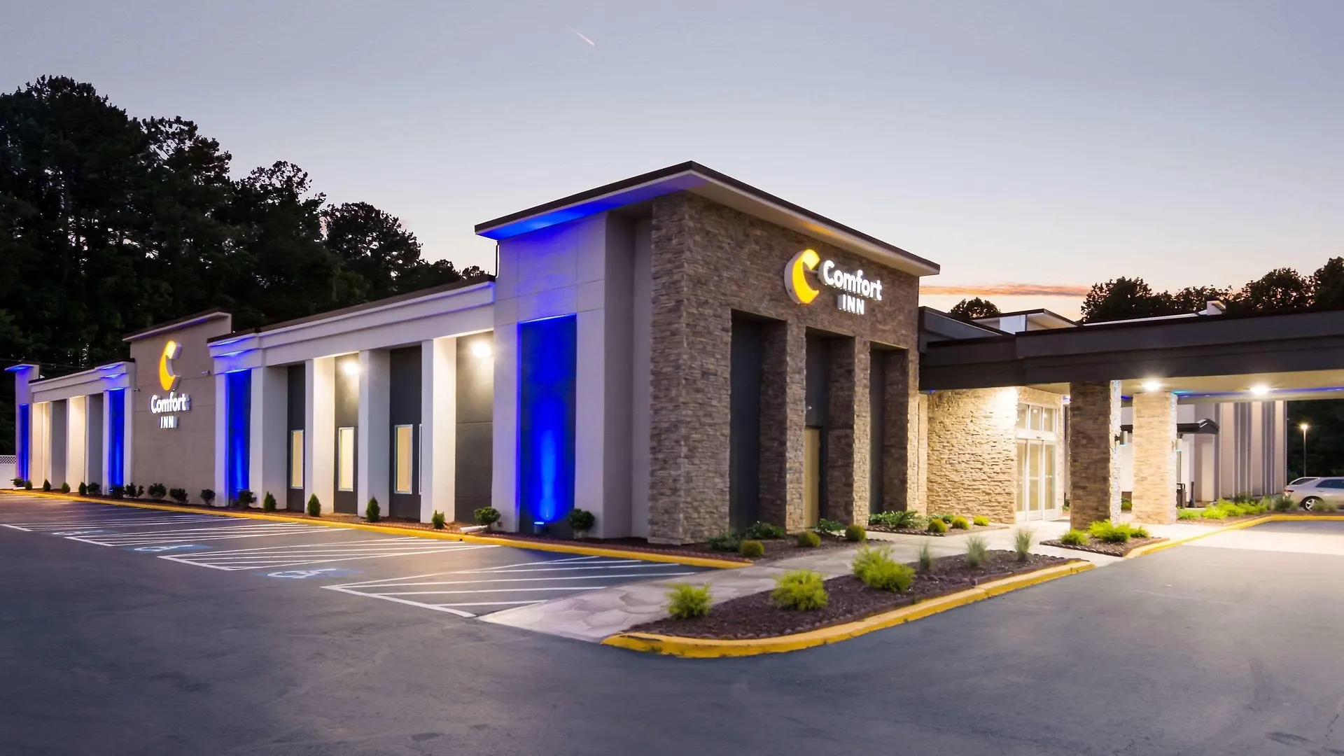15 Family-Friendly Hotels in North Carolina That Deliver